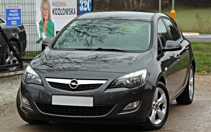 Opel Astra cena 23500 przebieg: 158000, rok produkcji 2012 z Gostynin małe 781